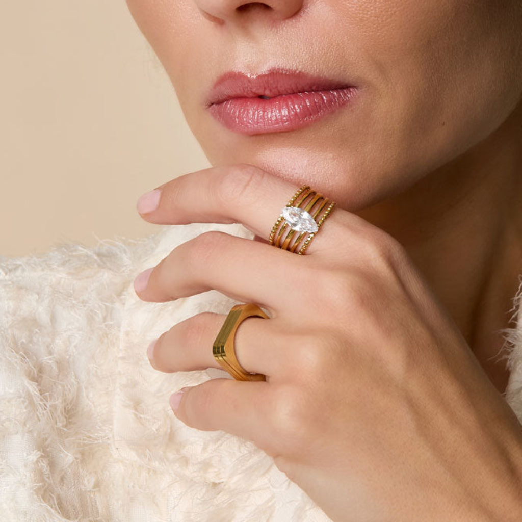Goudkleurige statement ring met zirkoon