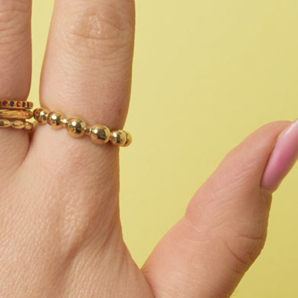 Ring met bolletjesdetail