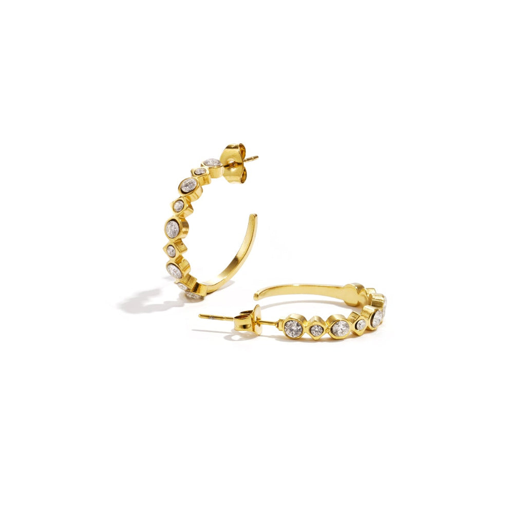 Speelse oorbellen met strass details
