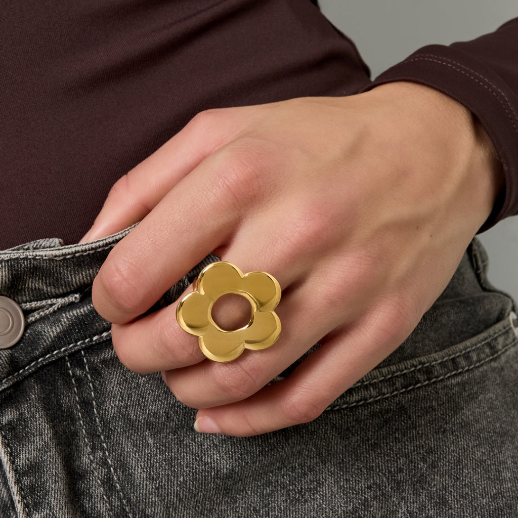 Statement ring met bloemmotief
